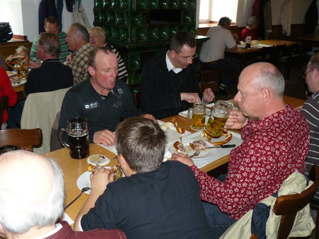 618x457 pixels (65K)